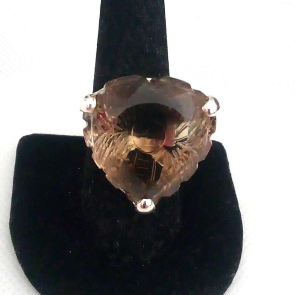 Beautiful laser enhanced 42ct natural African Smokey Topaz solitaire 💎🤗